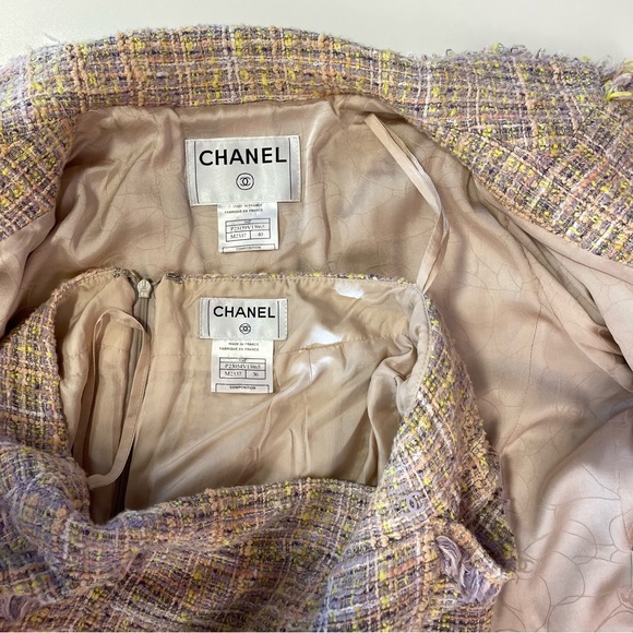 SOLD 🐣🌸 CHANEL blazer jacket skirt suit set tweed Boucle pink purple yellow - Picture 13 of 16